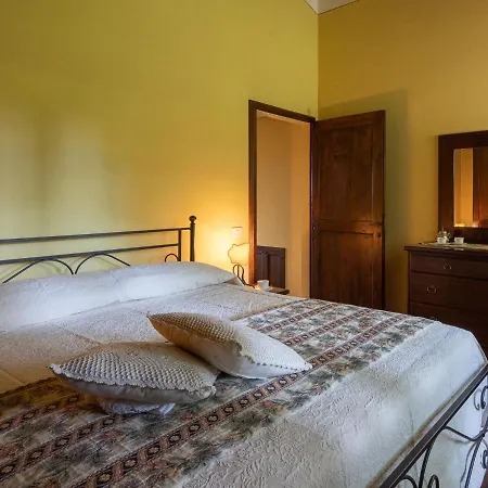 Spacious At Lombriciano Tuscany With Pool Cortona