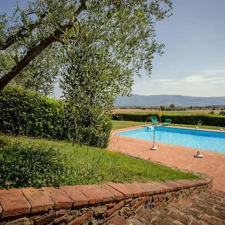 Spacious At Lombriciano Tuscany With Pool Willa